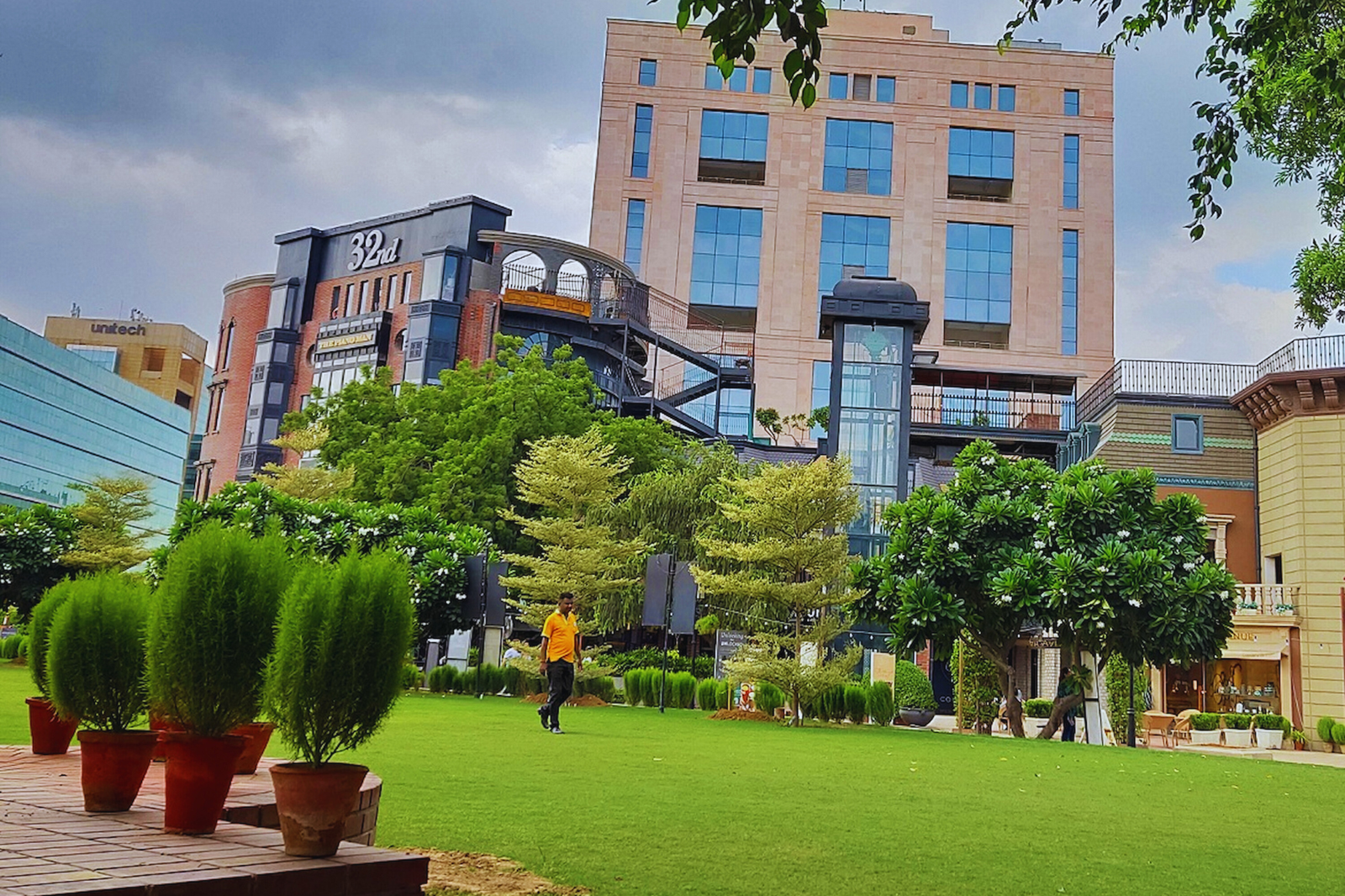 How to Choose the Right Property in Jabalpur: A Complete Guide